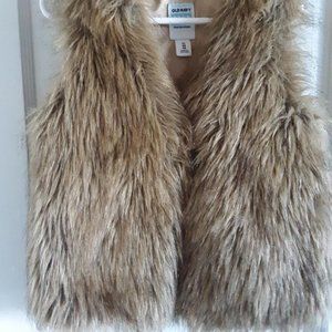 Old Navy faux fur vest Child size 4T